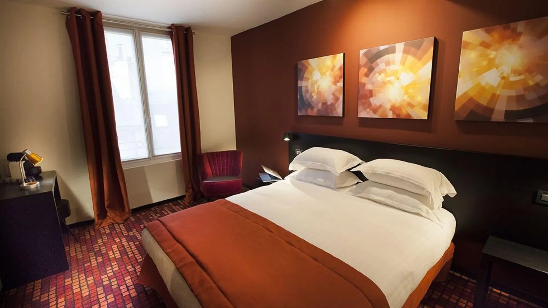 Helussi Hotel Paryż