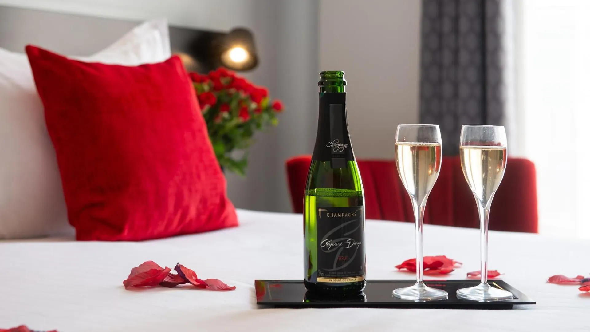 Helussi Hotel Paryż Francja