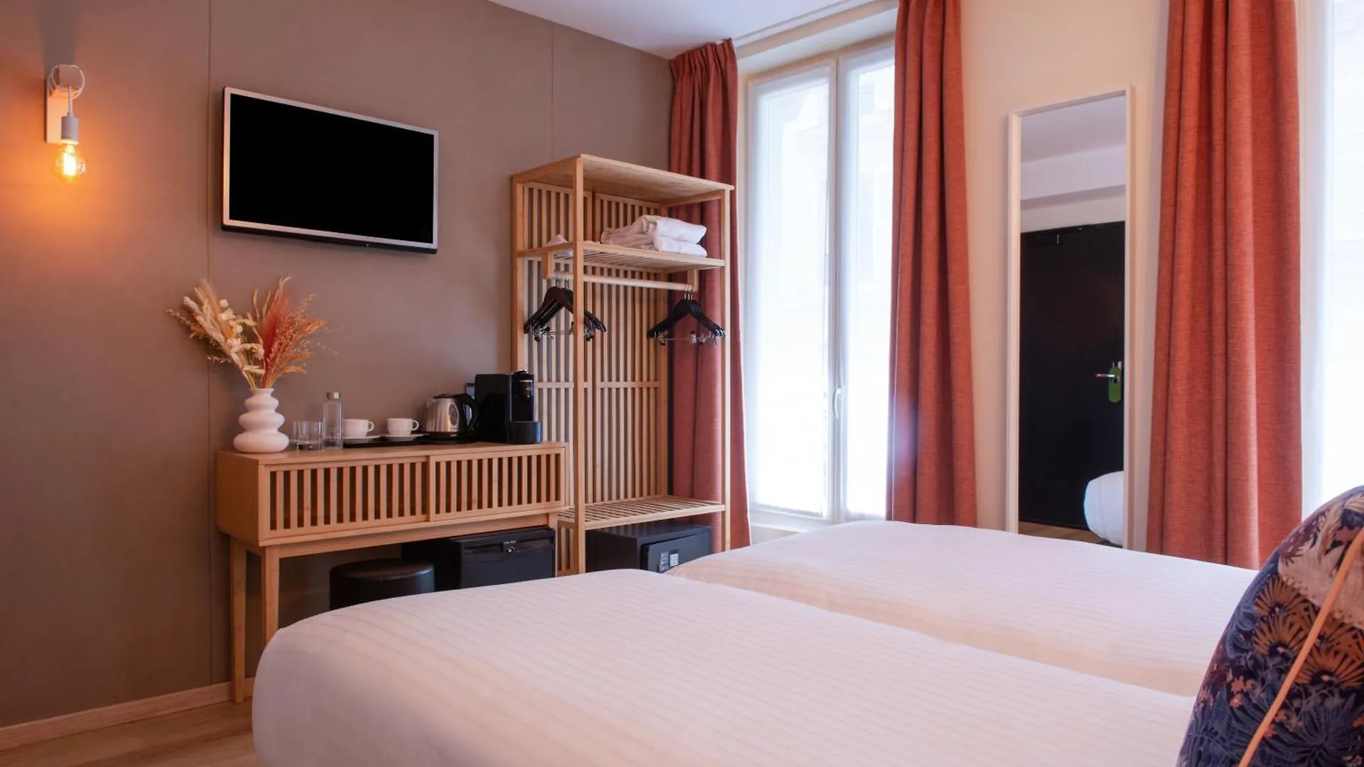 Helussi Hotel Paryż 3*,  Francja